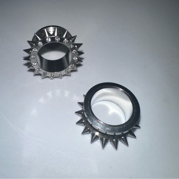 New 18 mm Ear Plugs piercings Earrings lobes never worn - Picture 2 of 6